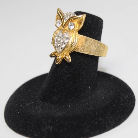 Owl Ring Gold Toned - Picture 2 of 5